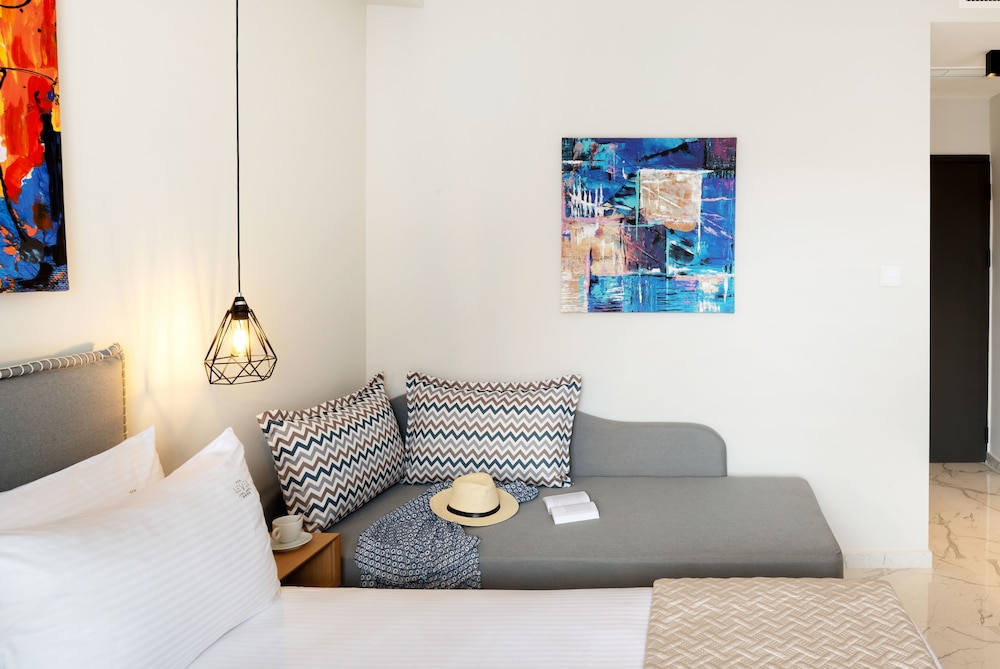 Sea Level Hotel 26/40