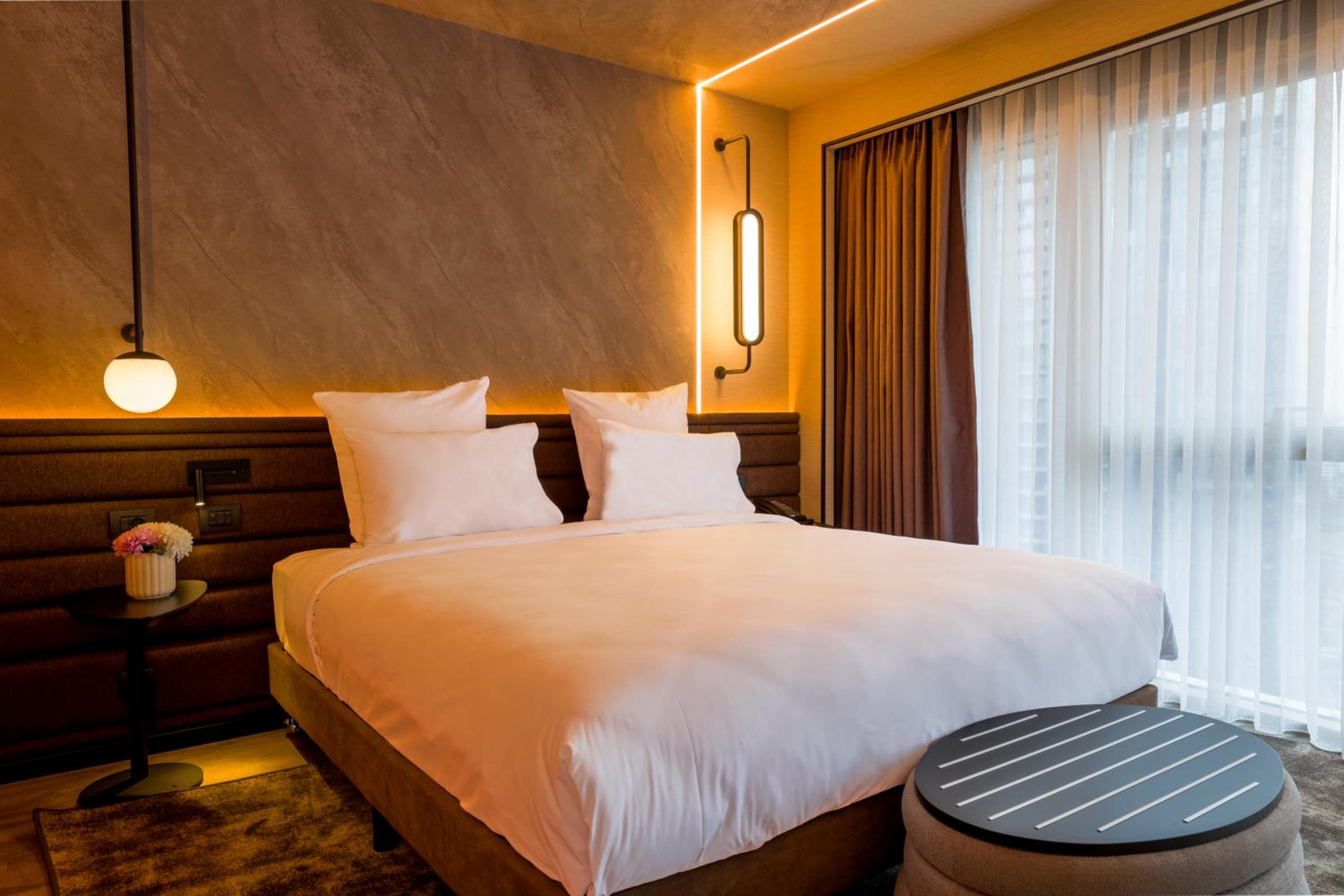 SUPERIOR, DOUBLE BED