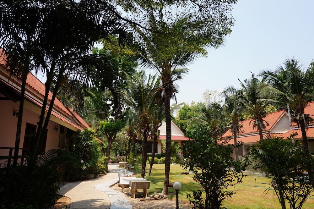 Tonwa Resort Hotel 45/55