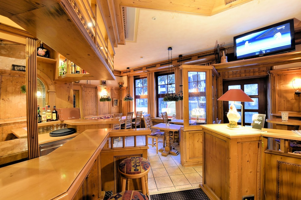 HOTEL COELLNER HOF 23/24