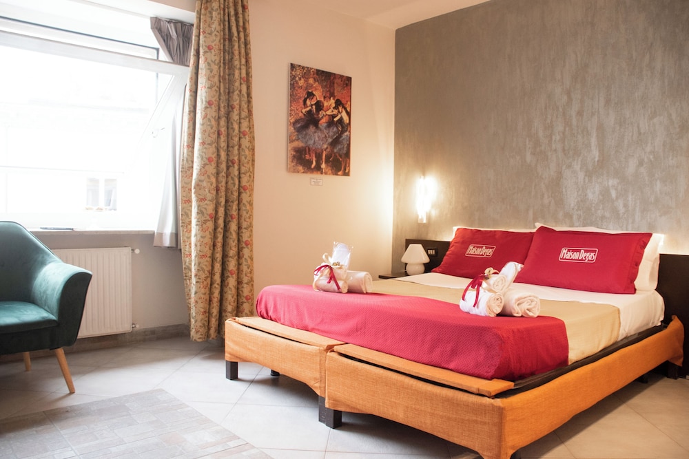 Hotel Maison Degas 26/67