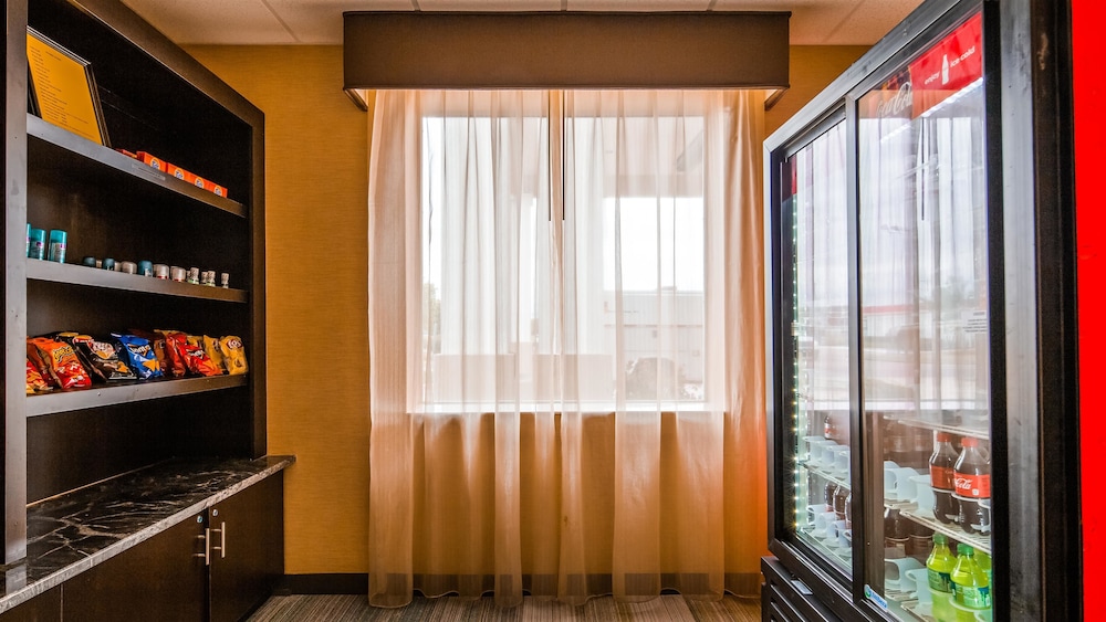 Best Western Plus Flowood Inn & Suites 21/39