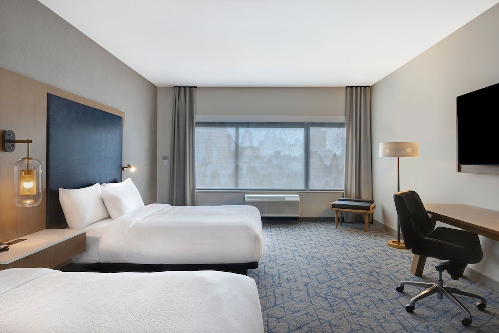 Fairfield Inn & Suites Minneapolis Downtown 11/28