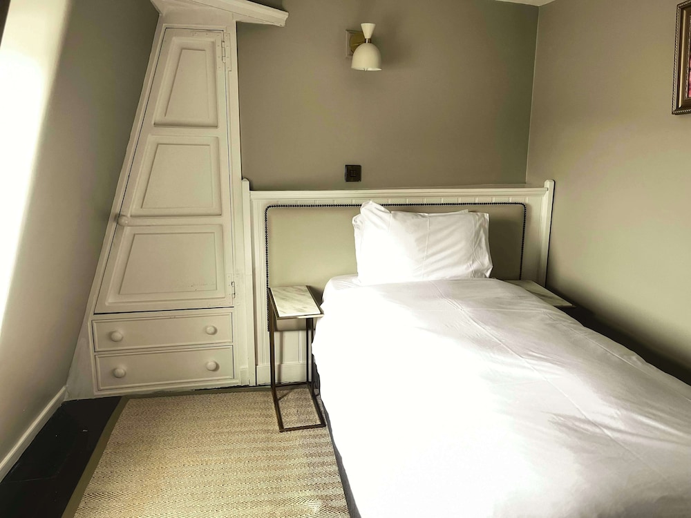 Henrietta House 16/50