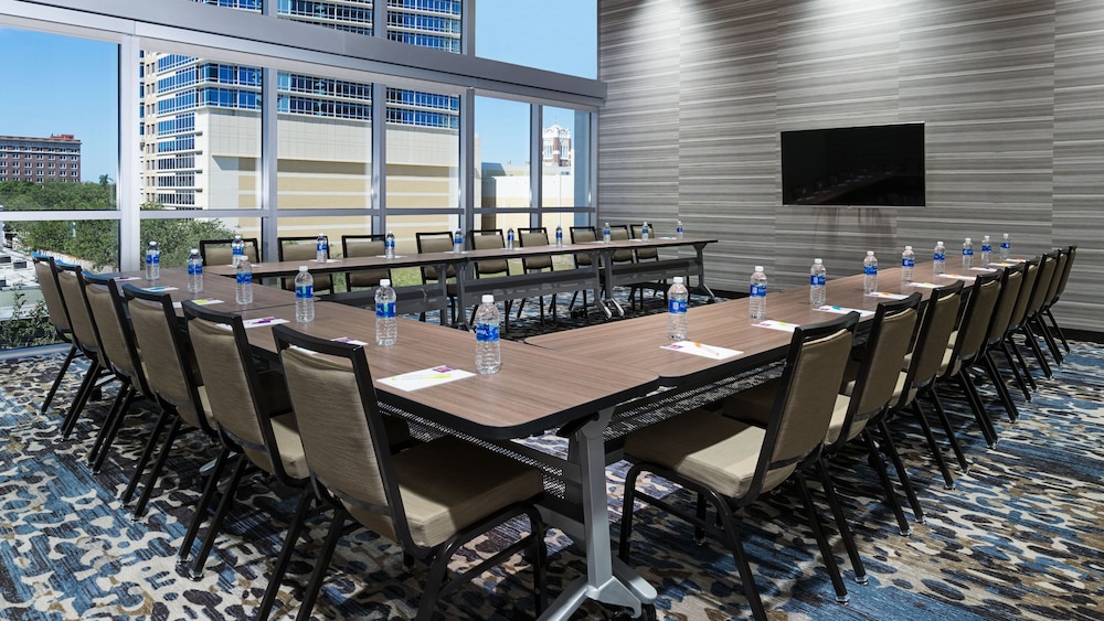Hyatt Place St Petersburg/Downtown 26/30