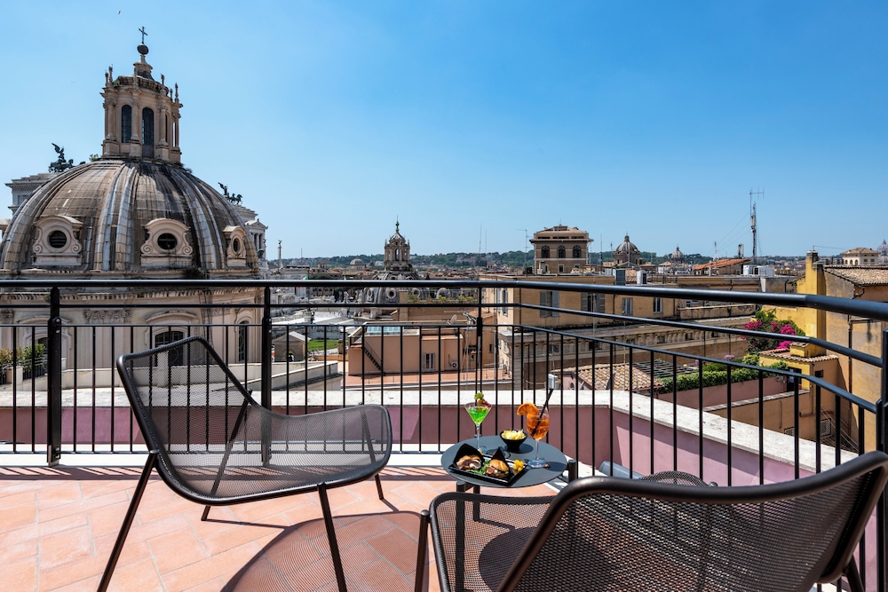 H10 Palazzo Galla 67/70