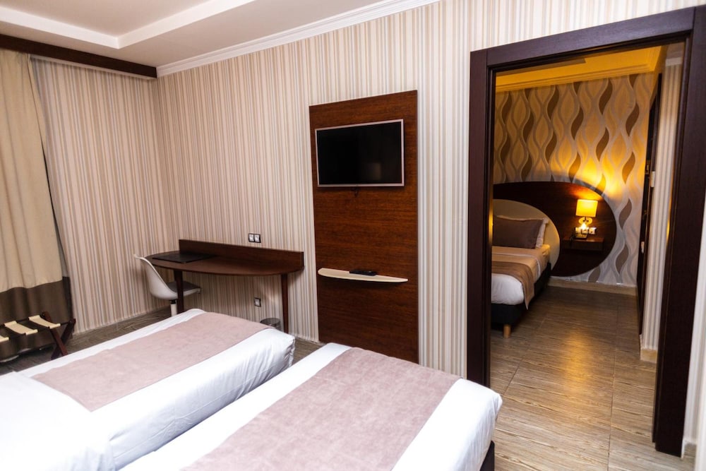 Hotel Rue D'or 29/58