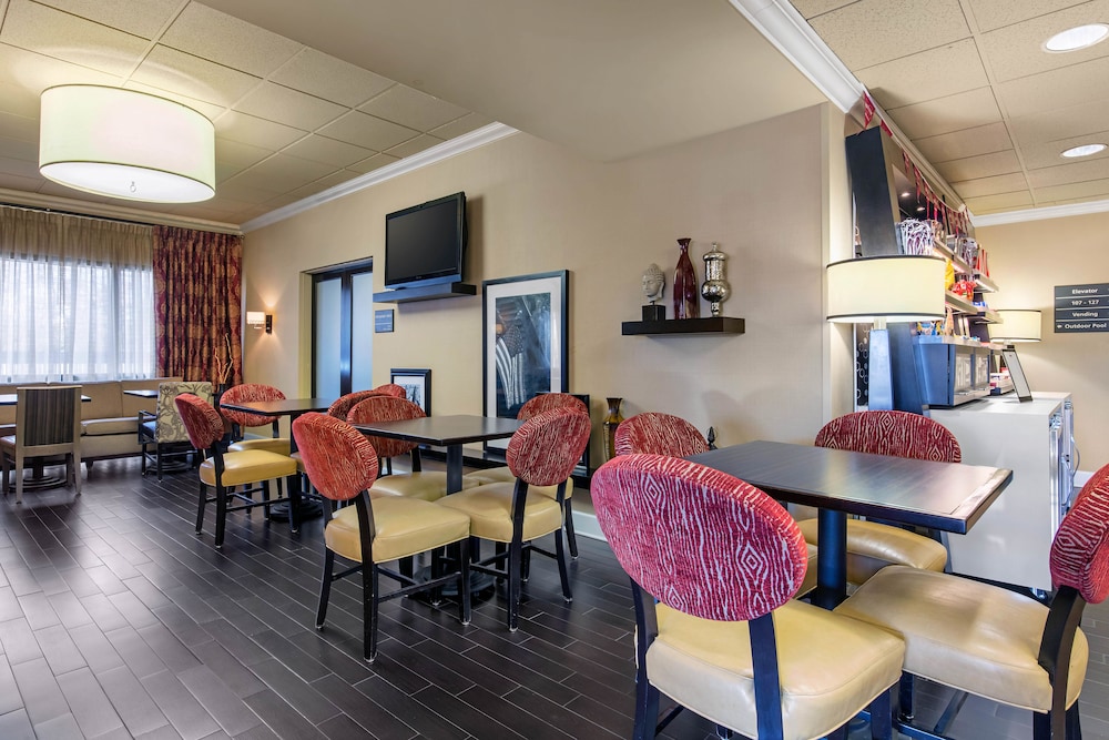Hampton Inn Starkville Mississippi State University 25/31