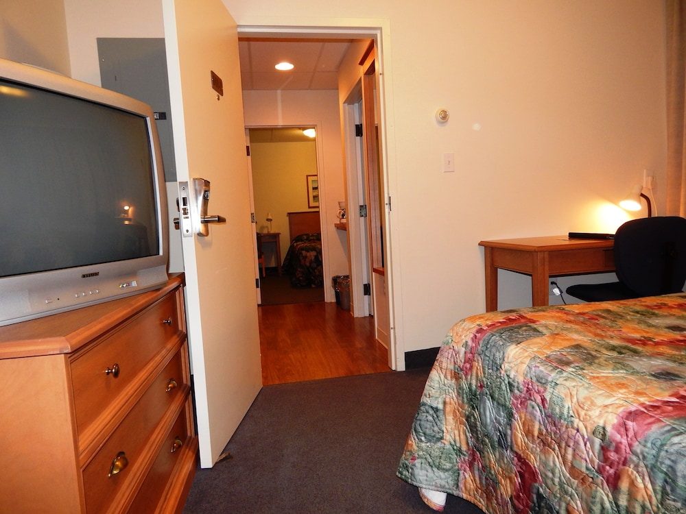 Slemon Park Hotel & Conference Centre 10/35