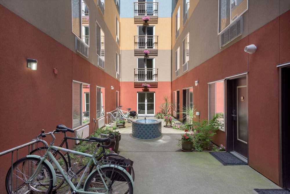 The Belltown Inn 56/62