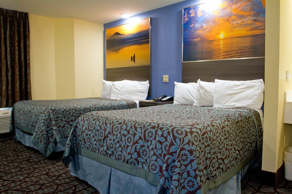 Days Inn By Wyndham Blue Springs 12/29