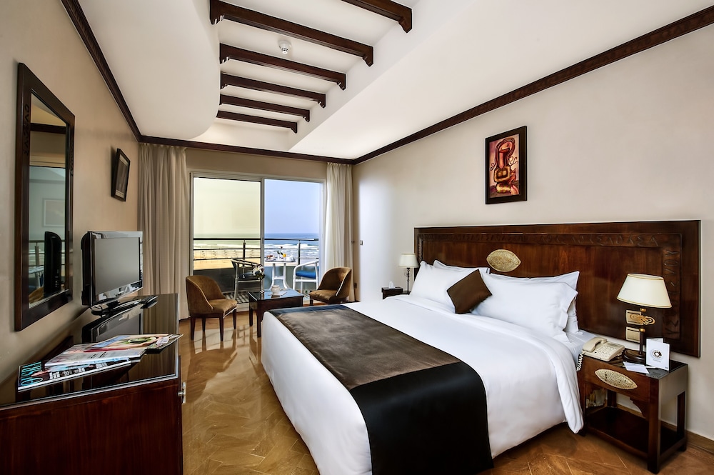 PRIVILEGE, DOUBLE BED