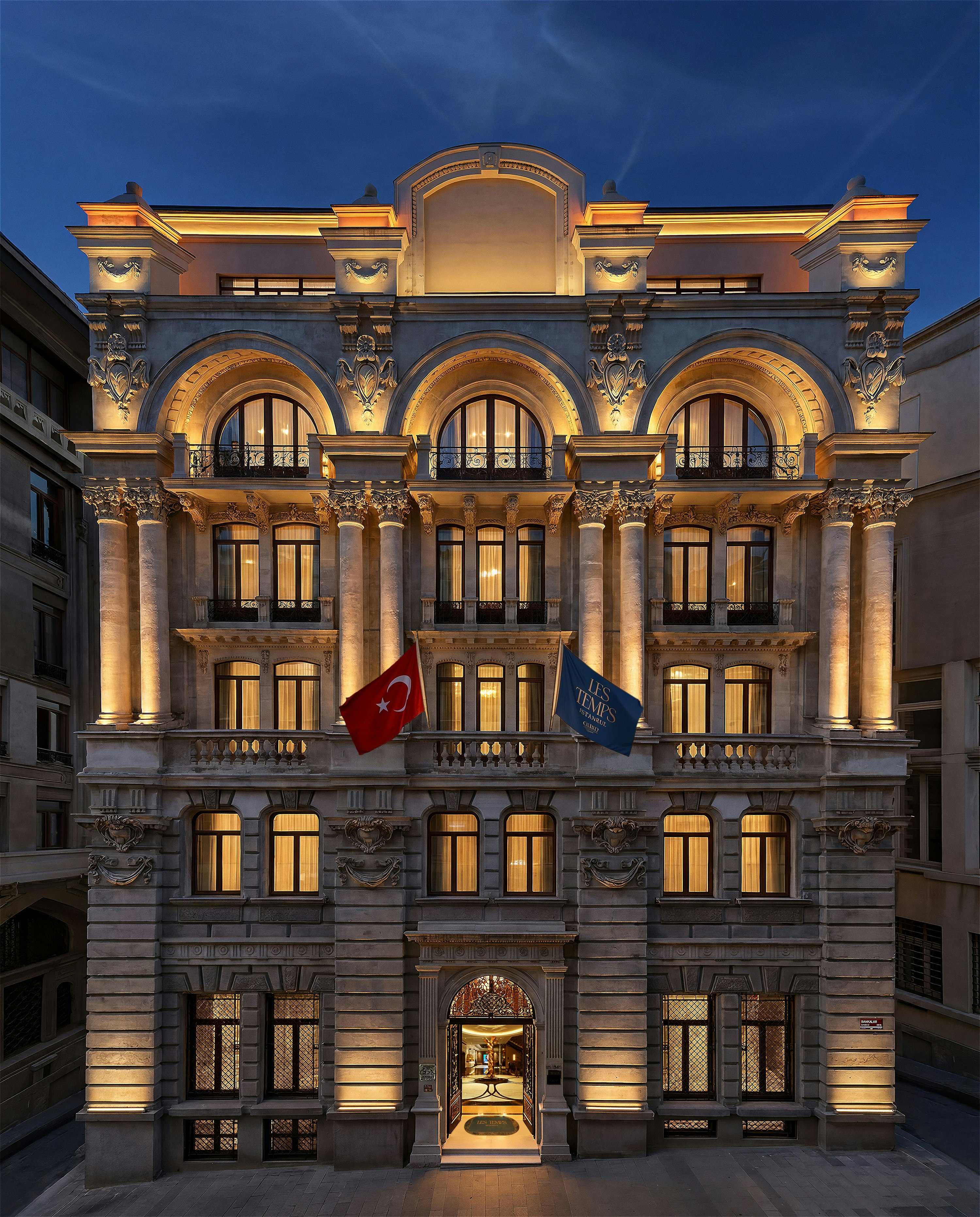 Les Temps Istanbul Karakoy, Curio Collection by Hilton 1/45