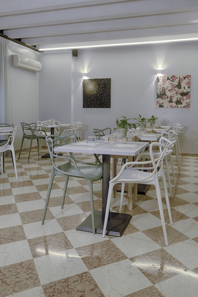 Albergo Fontana 62/71