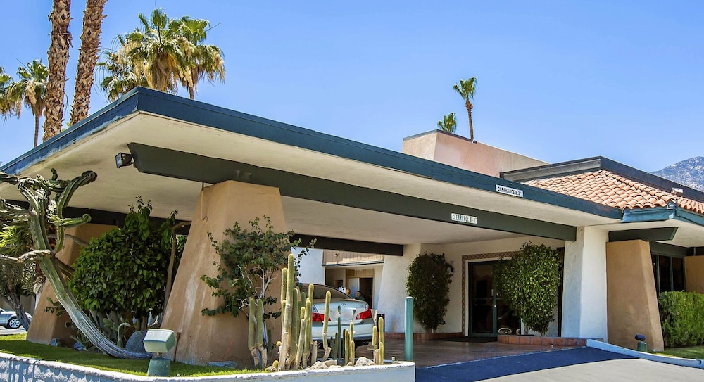 Travelodge By Wyndham Palm Springs 4/41