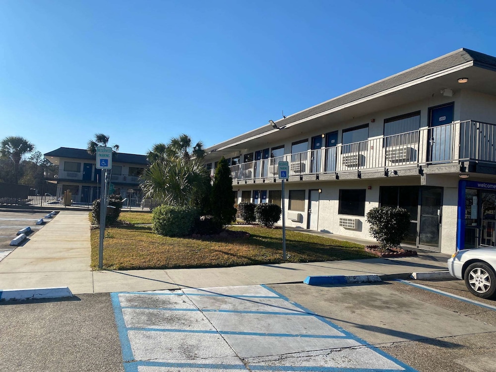 Motel6 Gulfport, MS – Airport 32/48
