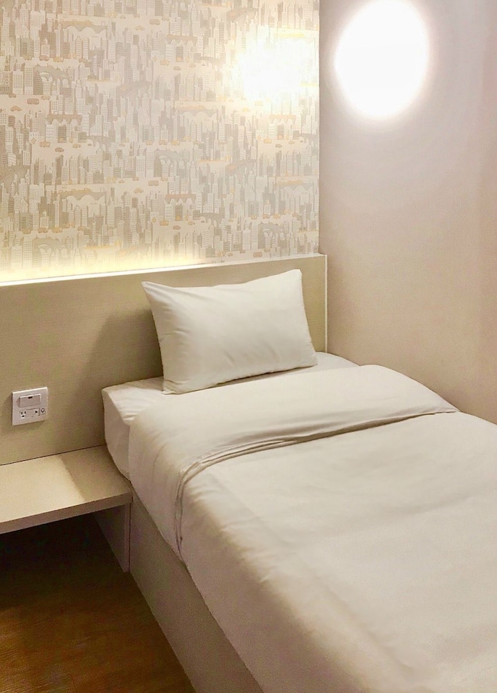 FEMALE DORM, BASIC, SINGLE