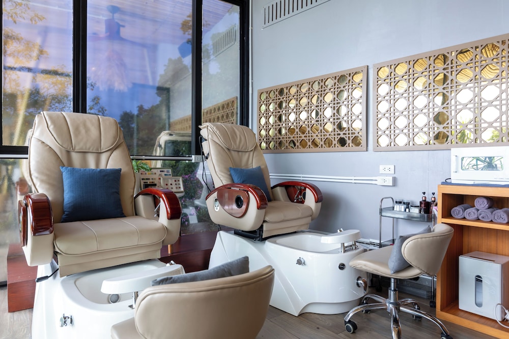 Sinae Phuket Luxury Hotel 68/78
