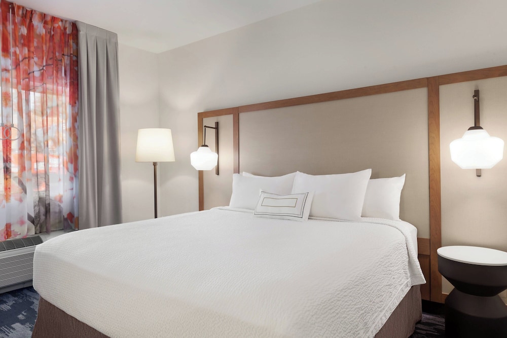 Fairfield Inn by Marriott Visalia Sequoia 12/23
