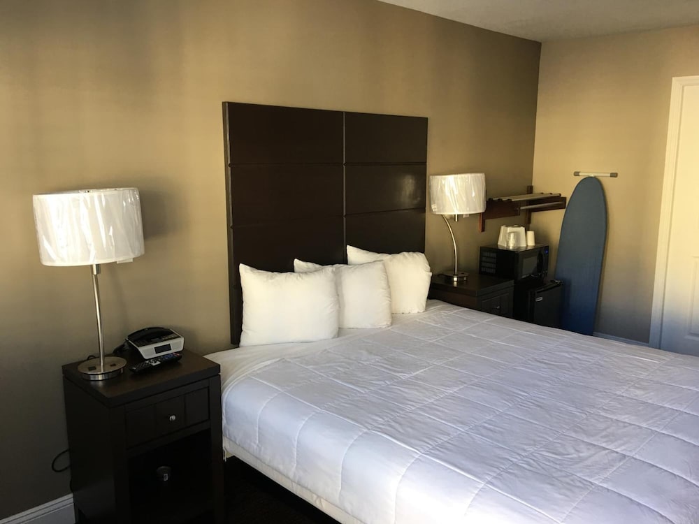 Vallejo Inn 8/27
