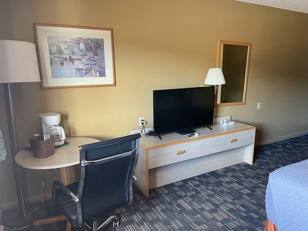 Lakeside Motor Inn 17/26