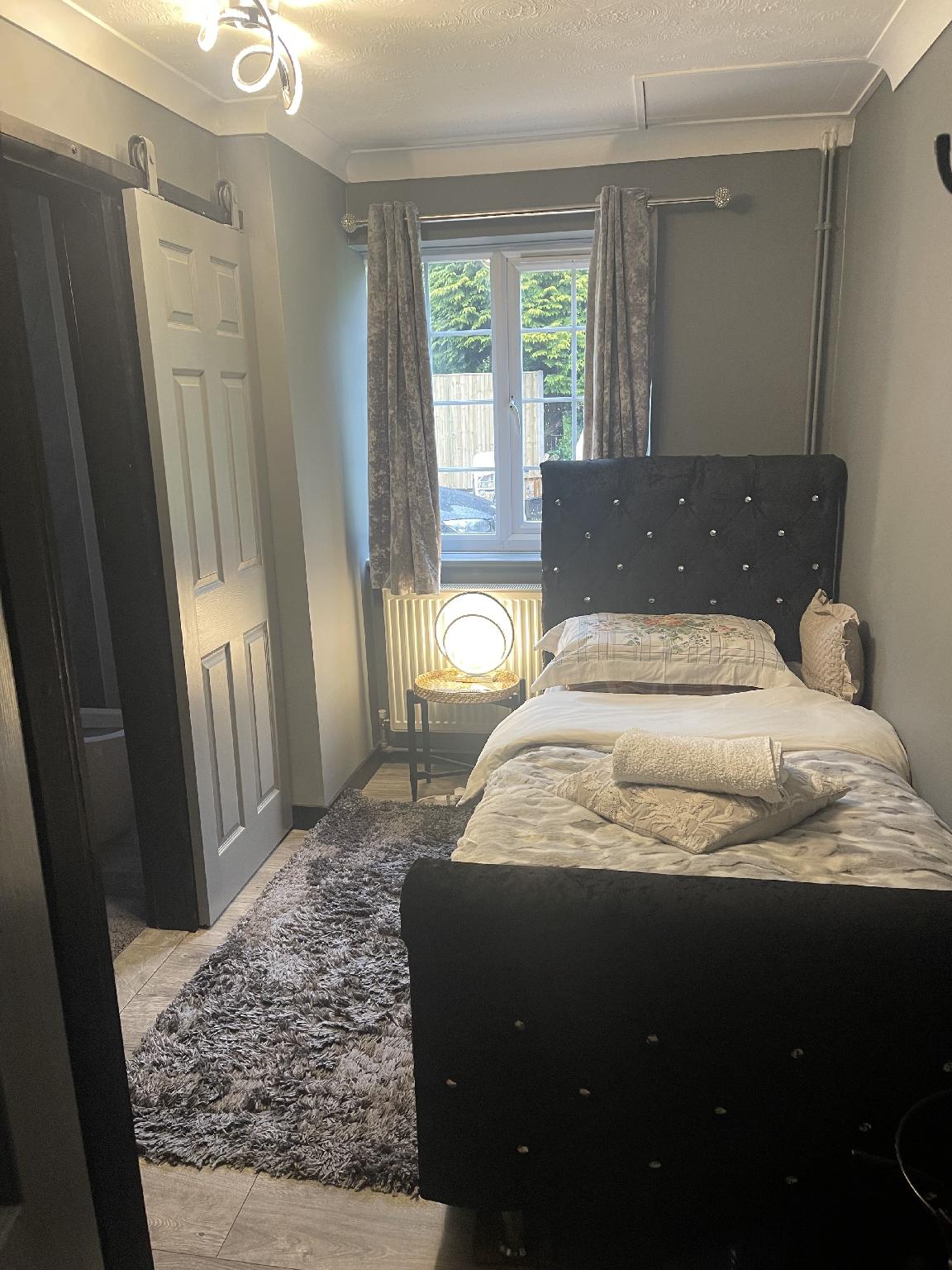 Room, Single, Private Bathroom