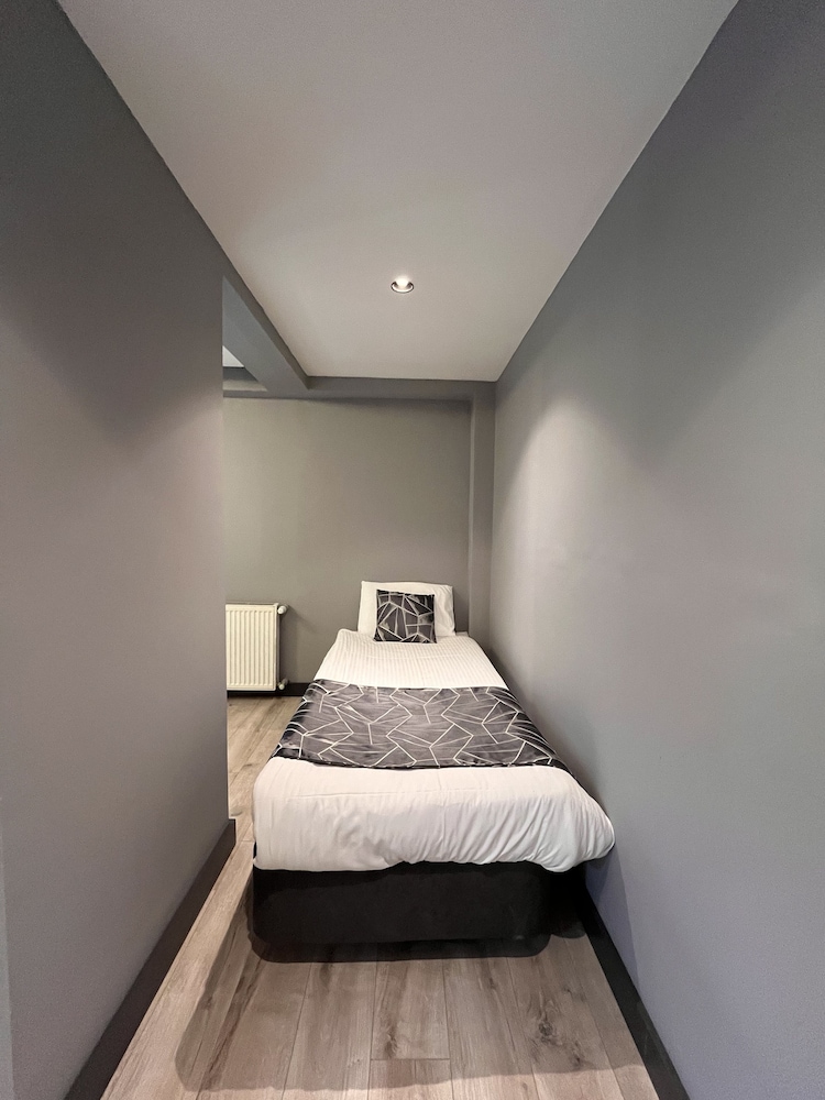 ROOM, TRIPLE