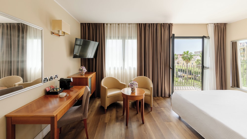 City, Twin Beds