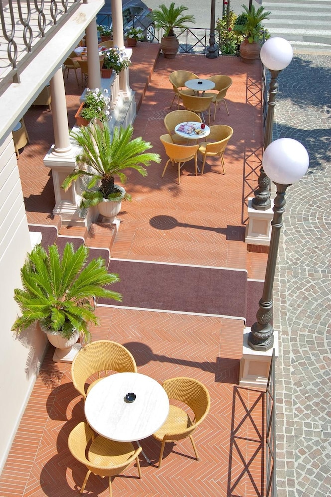 Hotel Villa Luigia 44/50