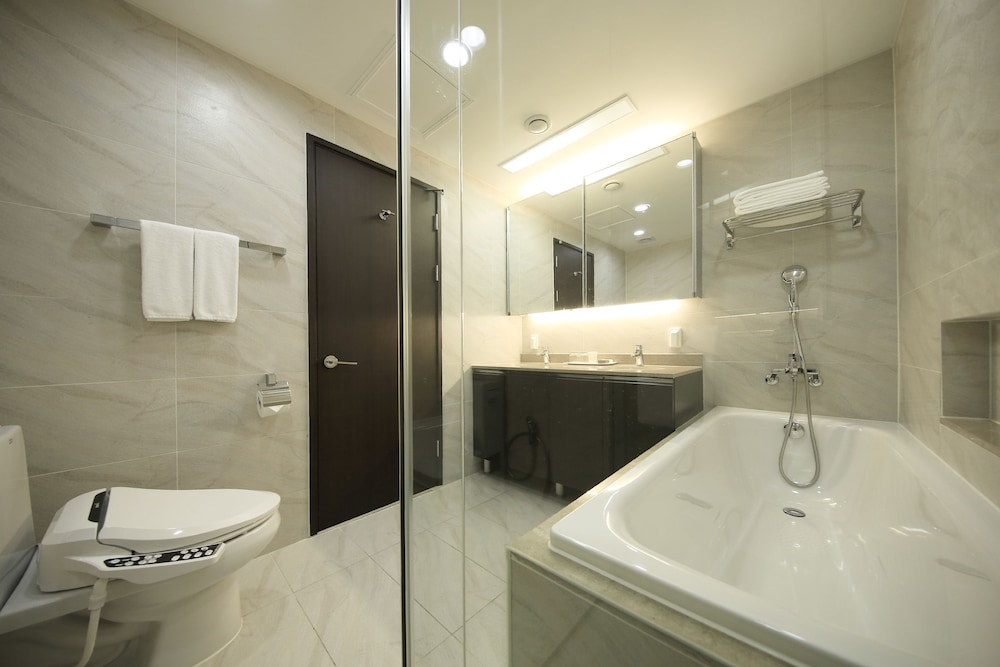 Orakai Insadong Suites 70/72