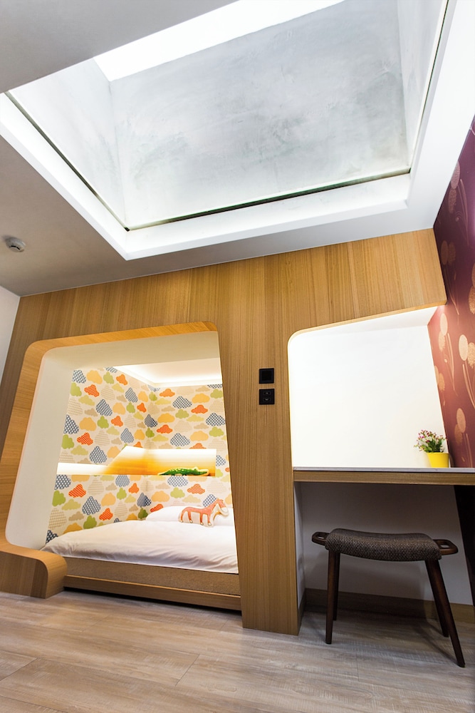 CHECK inn Taichung Zhongshan 6/50