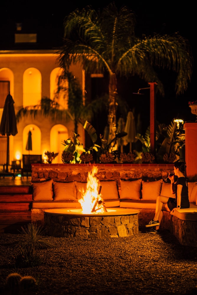 The Remote Hotel 33/44