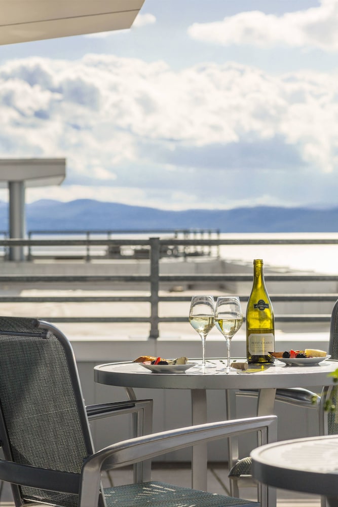 Courtyard Marriott Burlington Harbor 42/48