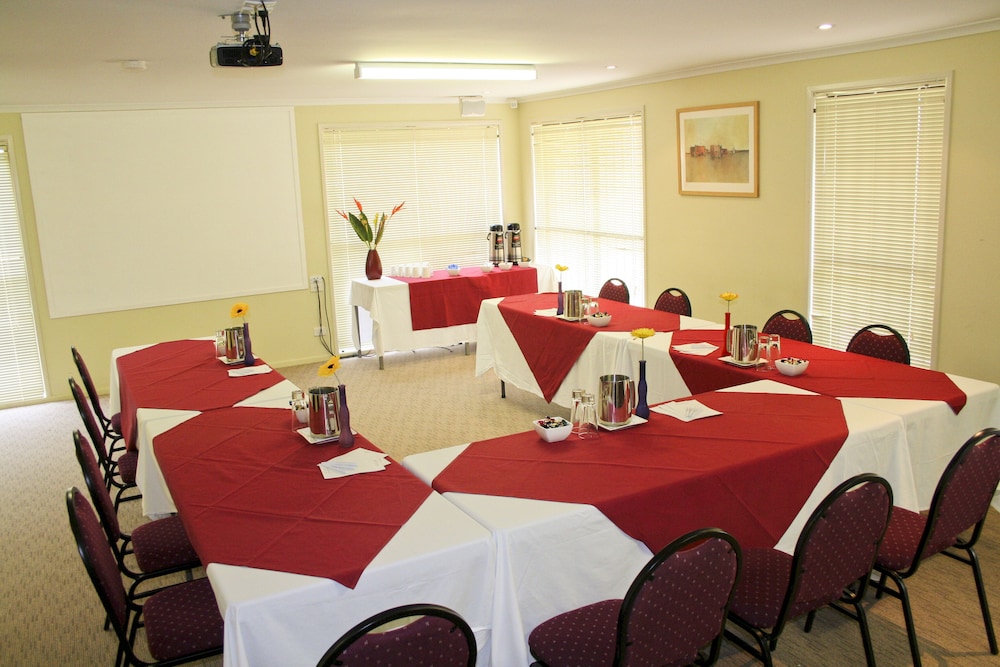 CALOUNDRA CENTRAL APARTMENT HOTEL 60/68