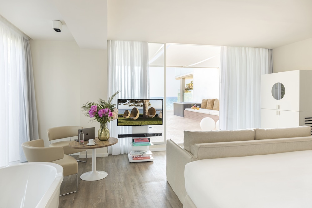 ME Ibiza - The Leading Hotels of The World 24/80