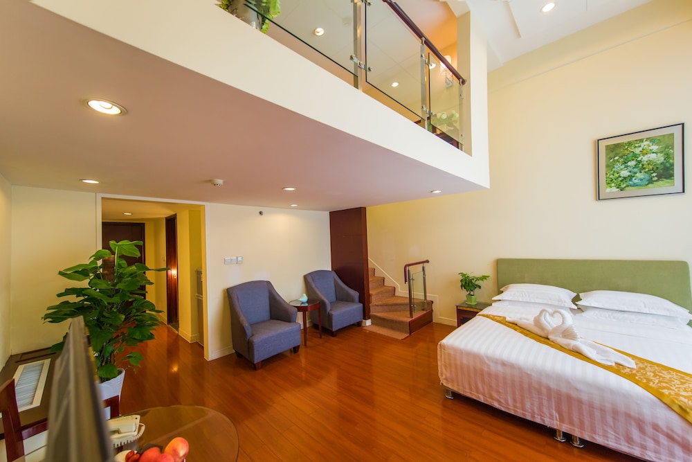 DUPLEX, DELUXE