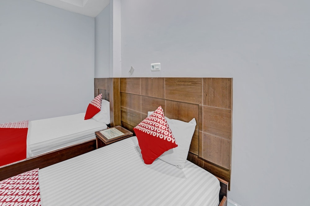 OYO 90487 Wisma Kuta Karang Baru 10/31