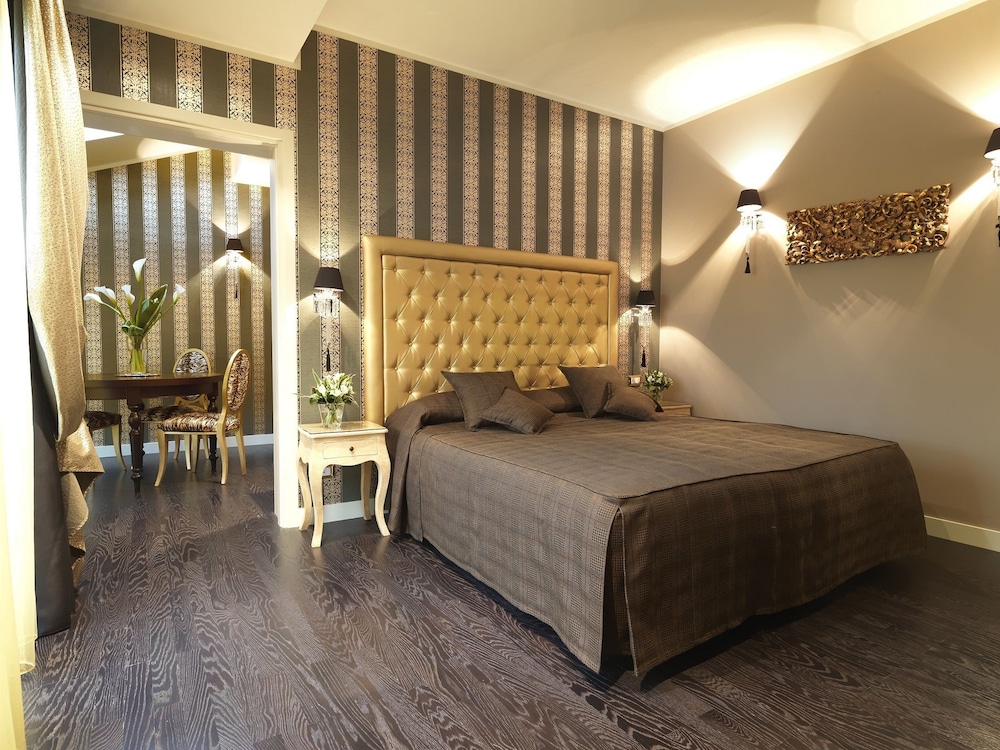 Savoia Hotel Regency 12/36