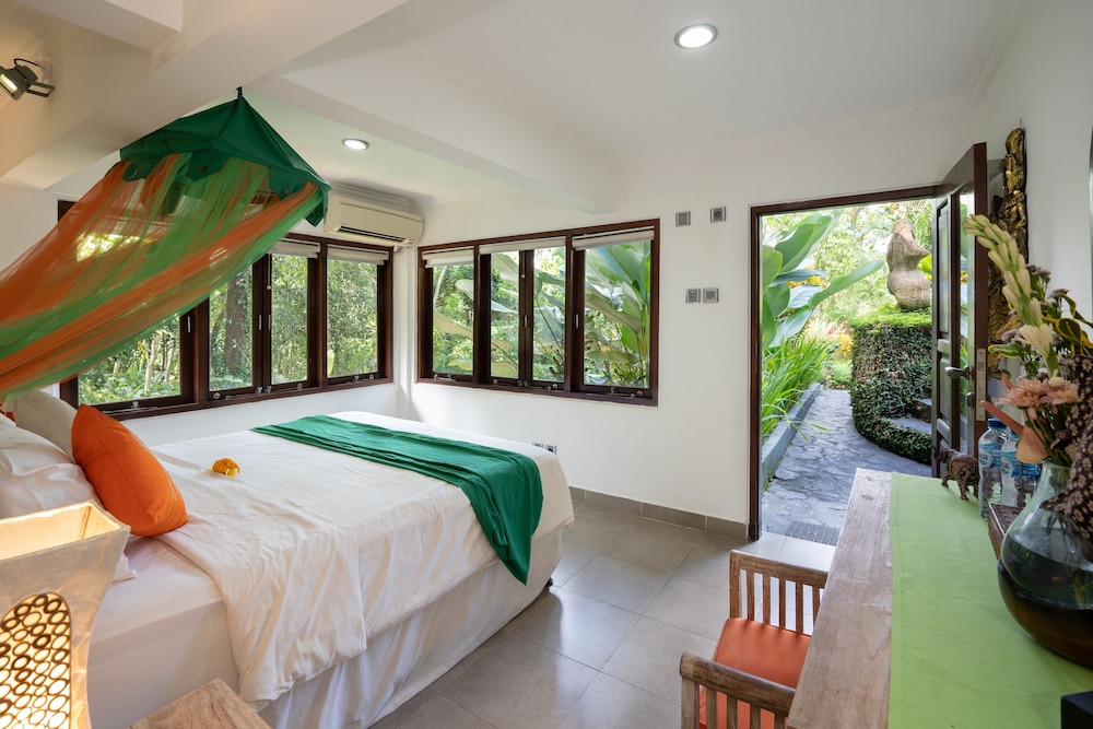 Villa Kupu-Kupu 10/28