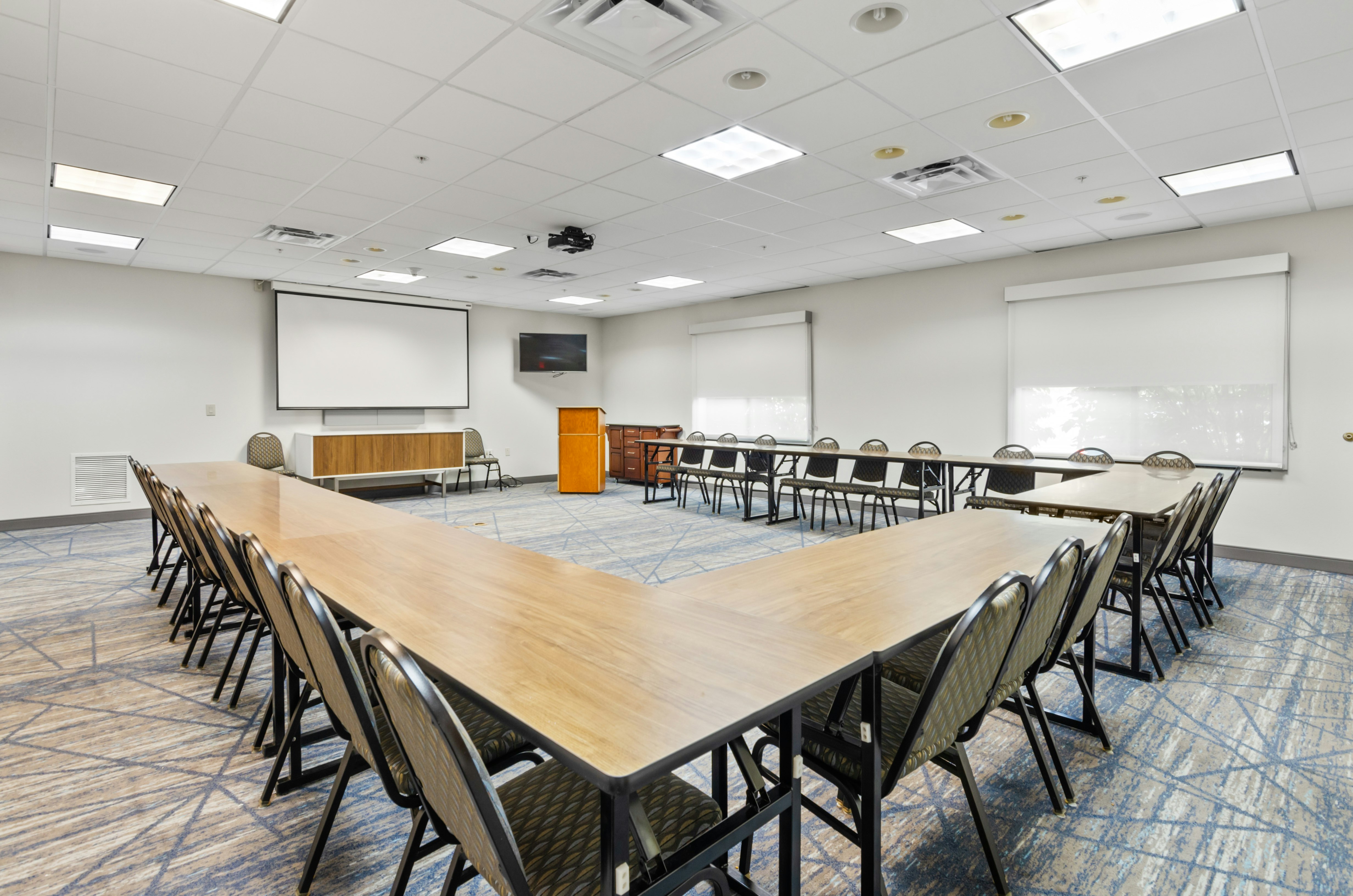 Holiday Inn Express Hotel And Suites Mount Airy 51/60