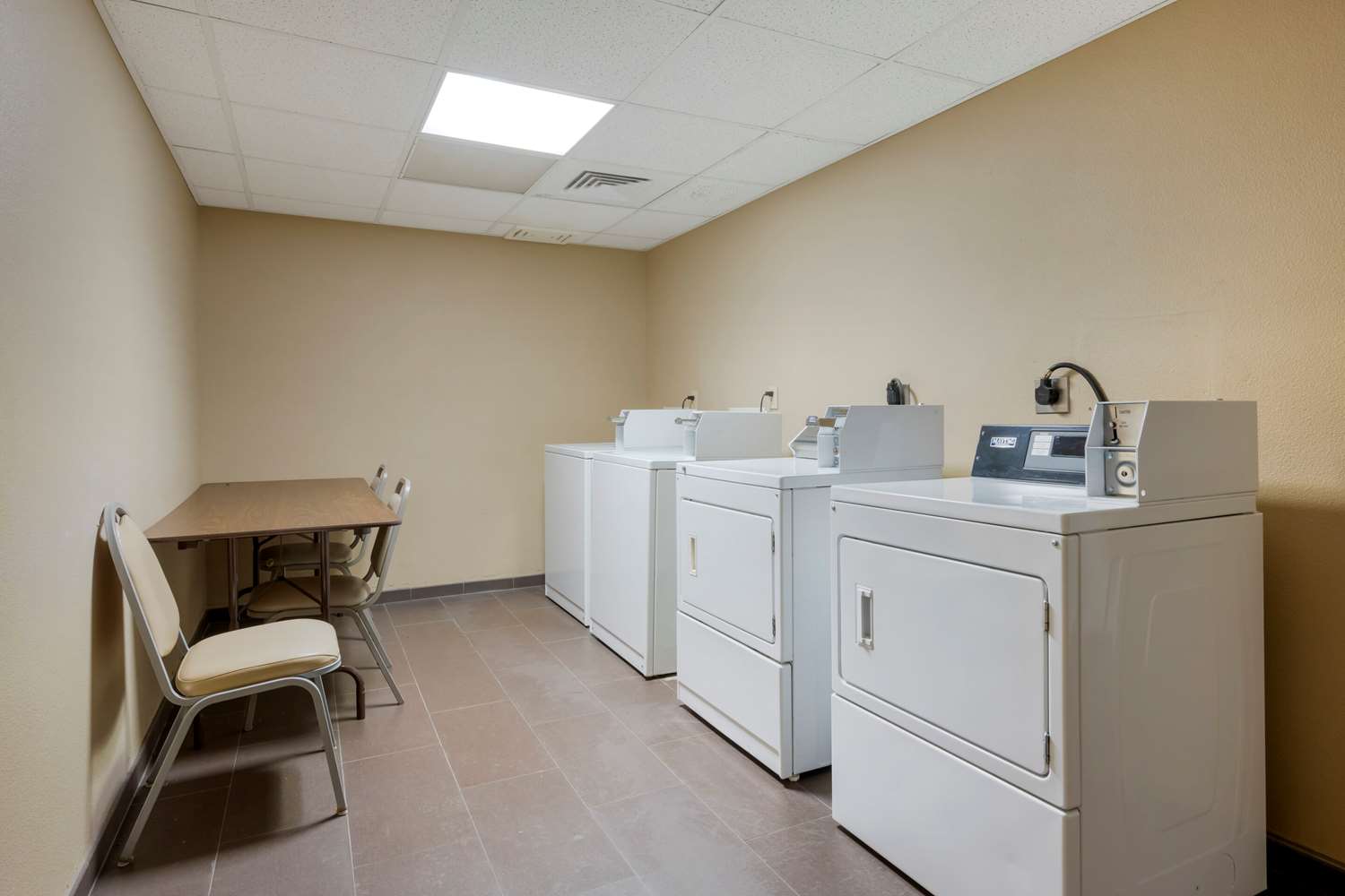 Comfort Inn Camp Verde I-17 12/55