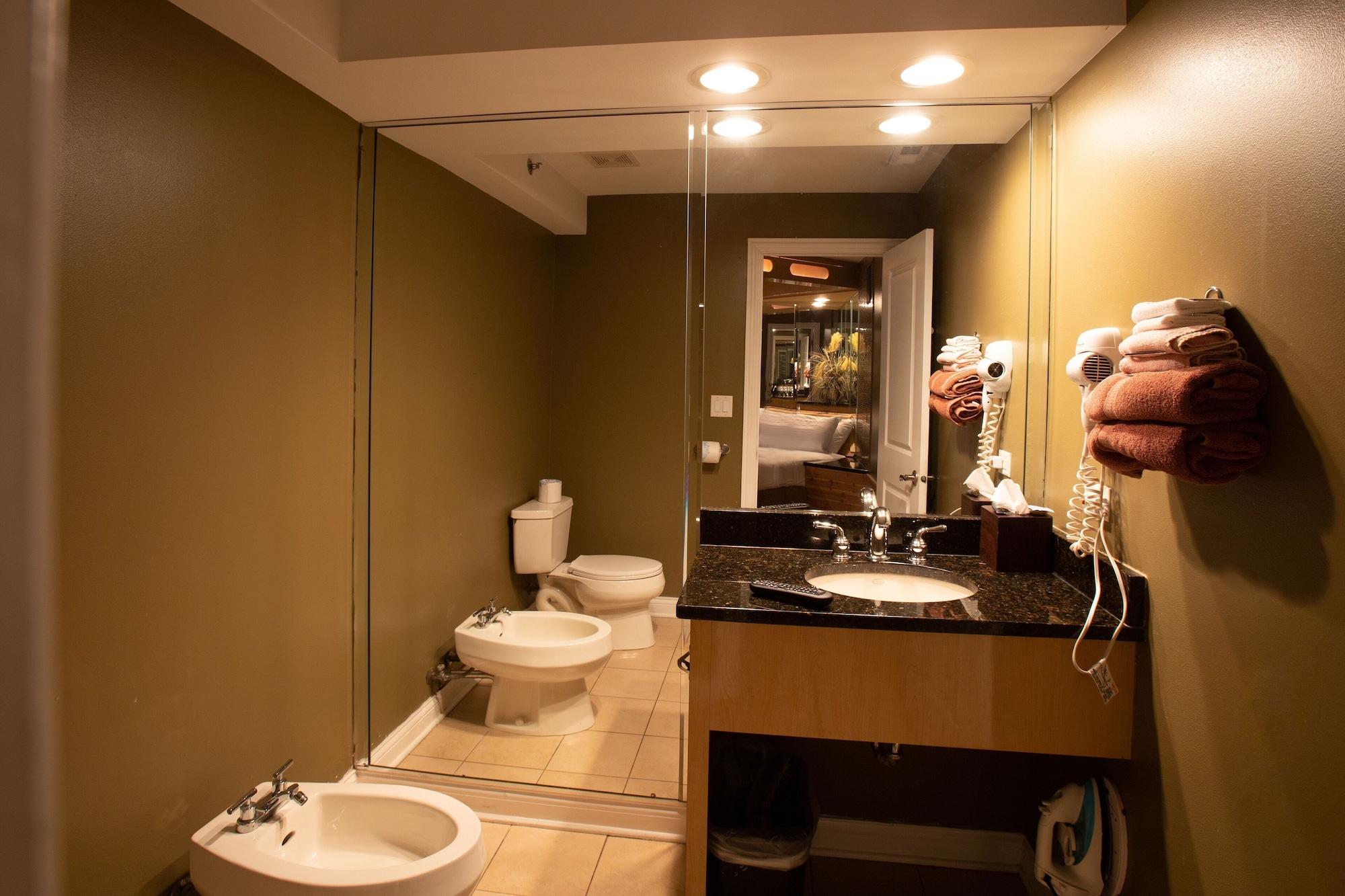 The Champagne Lodge Luxury Suites 23/25