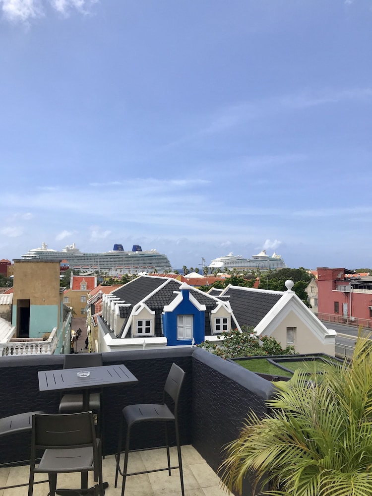 Curacao Suites Hotel 51/66