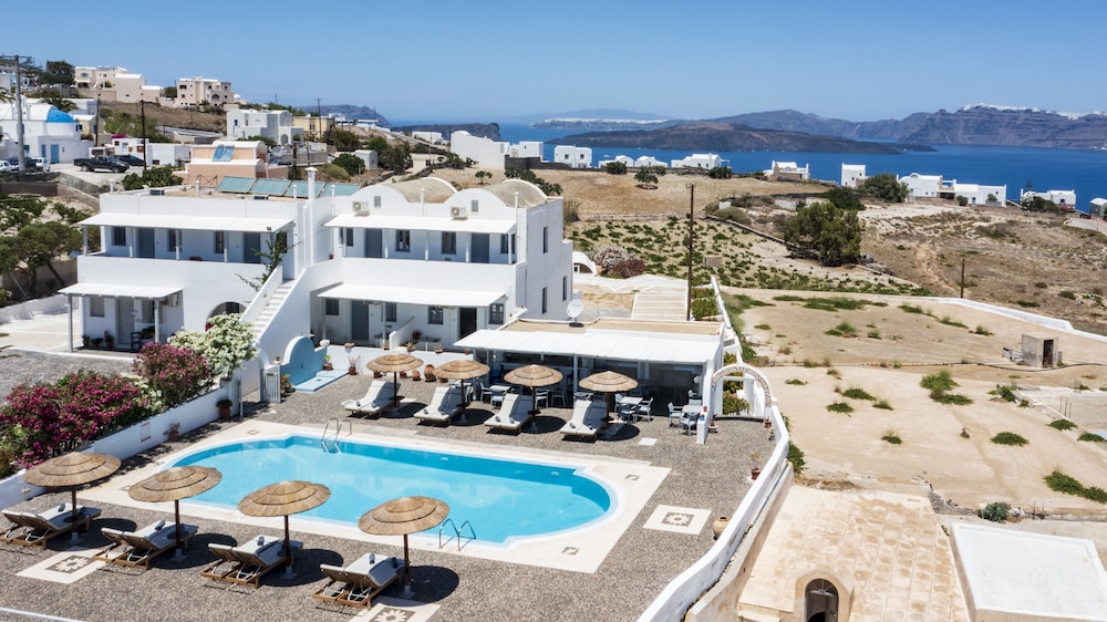 Thira S Dolphin Hotel 56/72