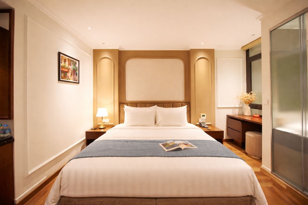 L Amant de Hanoi Hotel 11/42