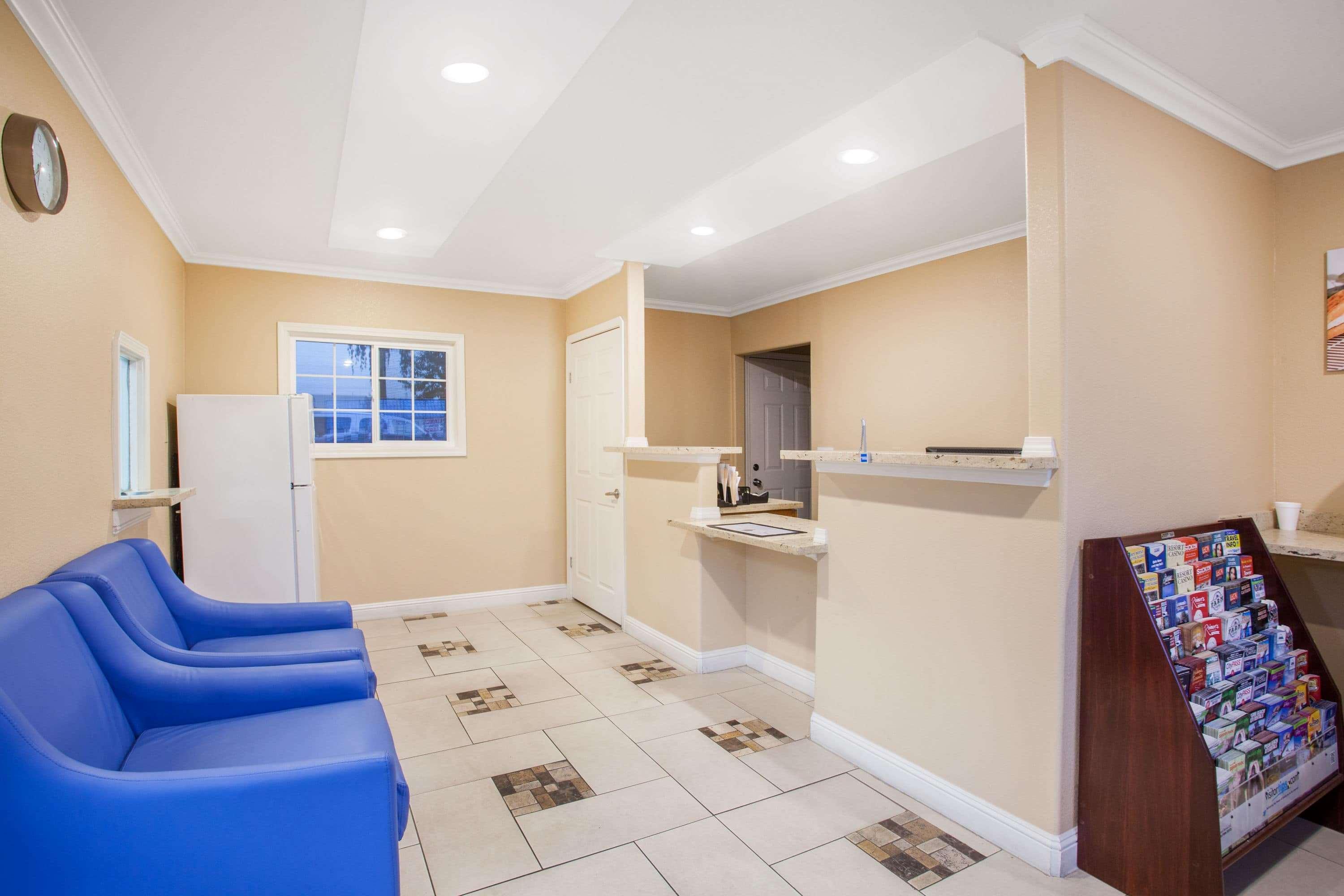 Travelodge By Wyndham Fresno Yosemite Area 2/13