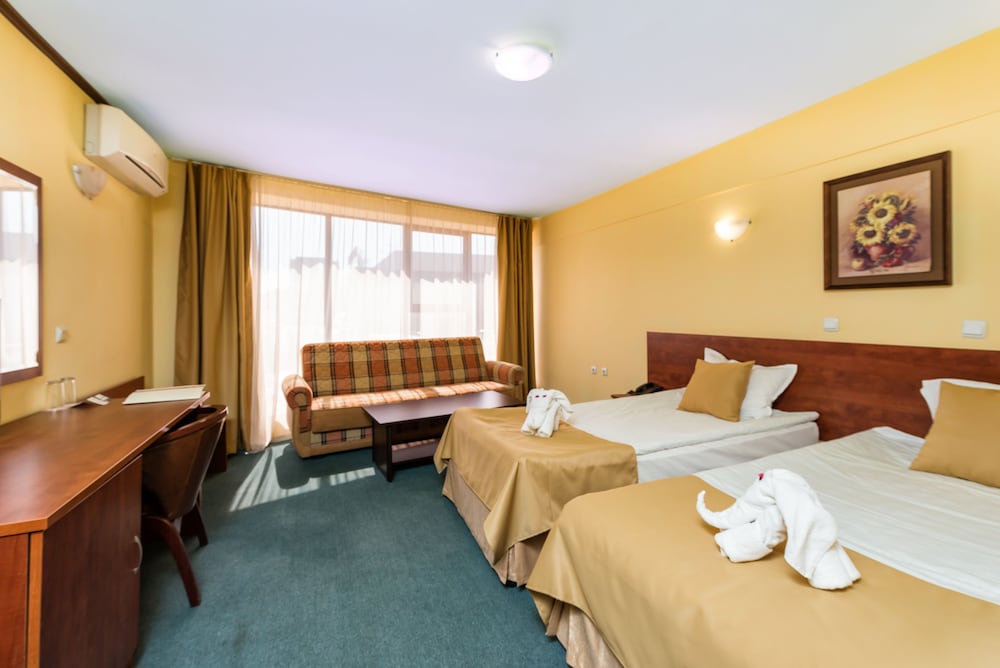 Avenue Hotel 18/50