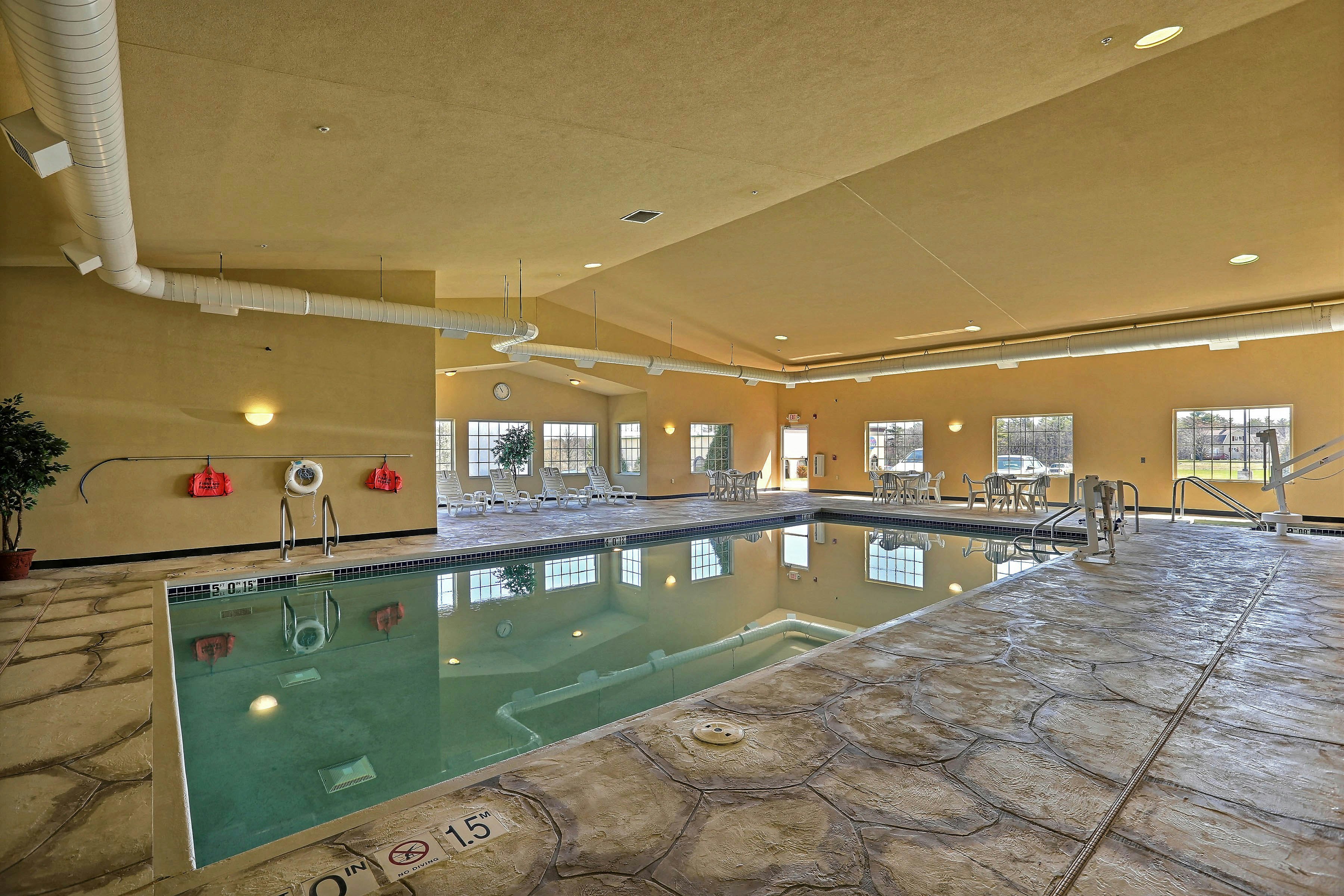 Boarders Inn Amp Suites 31/63
