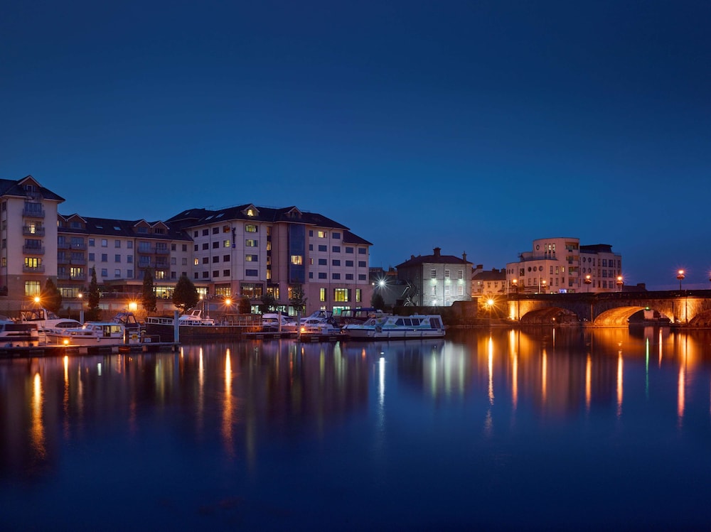 RADISSON BLU HOTEL, ATHLONE 62/67