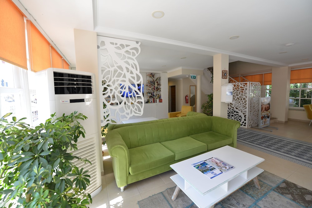 Tonoz Beach Hotel 9/69